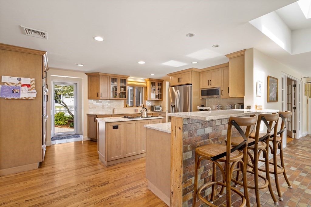 25 Dunster Road Needham, MA 02494 - Photo 9 of 23