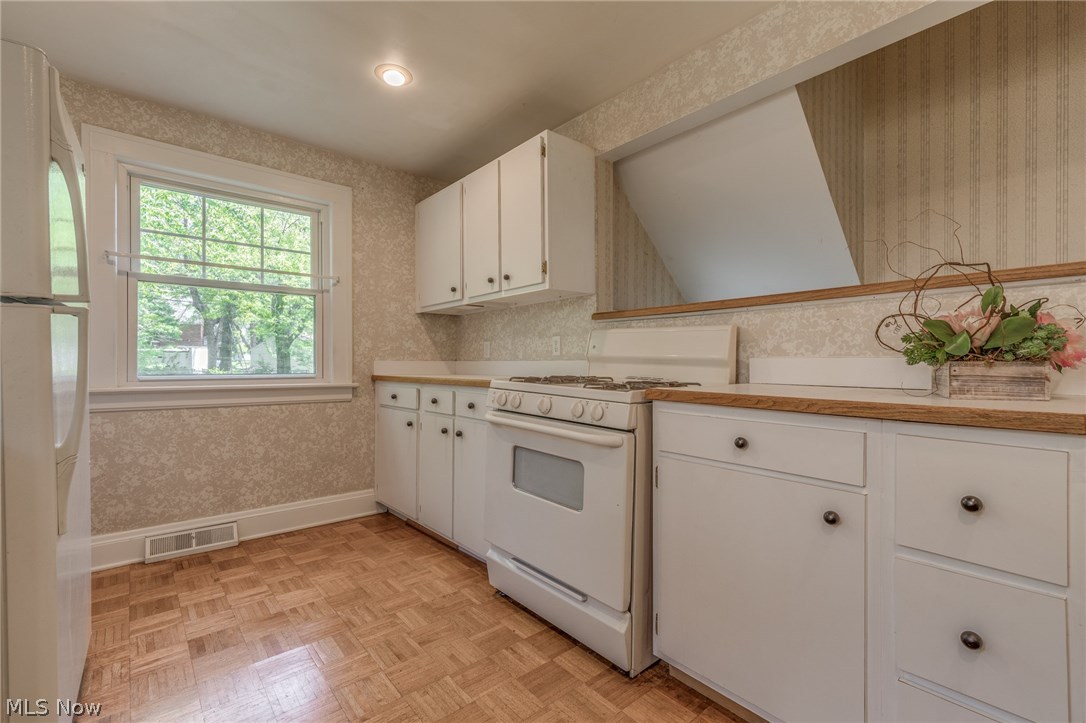 981 Montford Road Cleveland Heights, OH 44121 - Photo 10 of 20