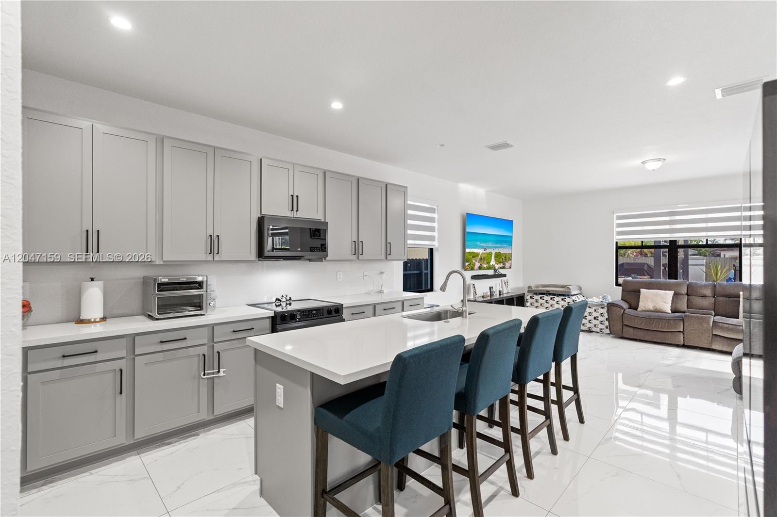 14747 Southwest 38th Terrace Miami, FL 33185 - Photo 13 of 46