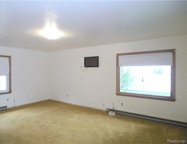 15025 Champaign Road Allen Park, MI 48101 - Photo 15 of 17 (20x14) master bedroom suite