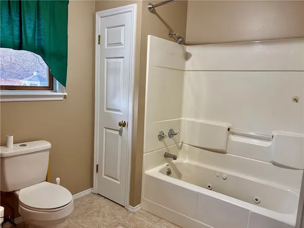 $475,000 | 196 Short Crumhorn Road, Maryland, NY 12116