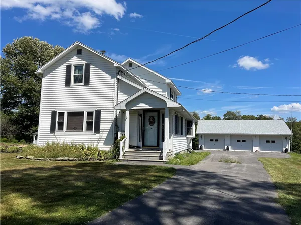 $475,000 | 196 Short Crumhorn Road, Maryland, NY 12116