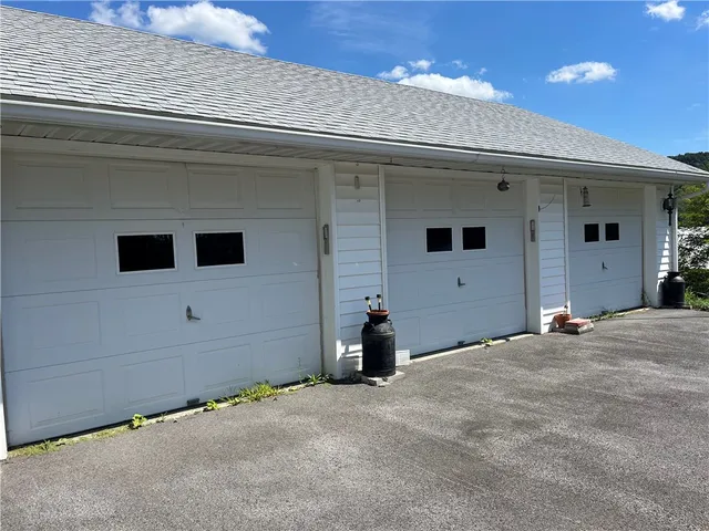 $475,000 | 196 Short Crumhorn Road, Maryland, NY 12116