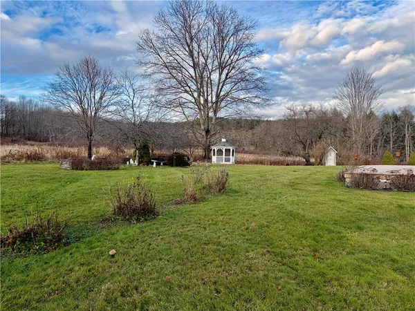 $475,000 | 196 Short Crumhorn Road, Maryland, NY 12116