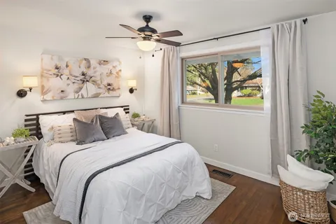 $545,000 | 19807 10th Place South, Des Moines, WA 98148