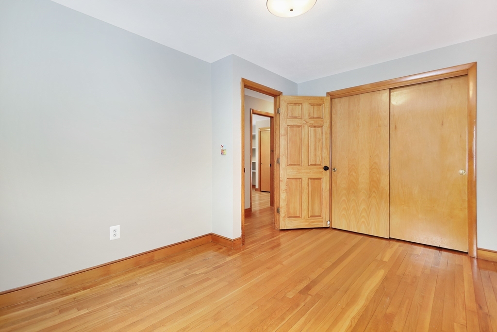 8 Cole Street Salem, NH 03079 - Photo 21 of 35