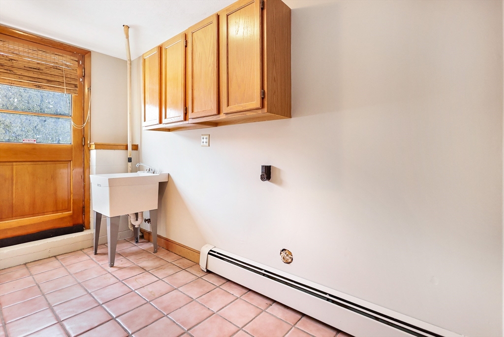 8 Cole Street Salem, NH 03079 - Photo 25 of 35