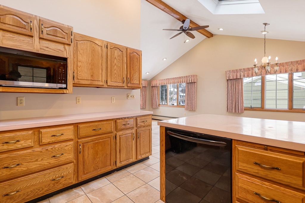 8 Cole Street Salem, NH 03079 - Photo 10 of 35