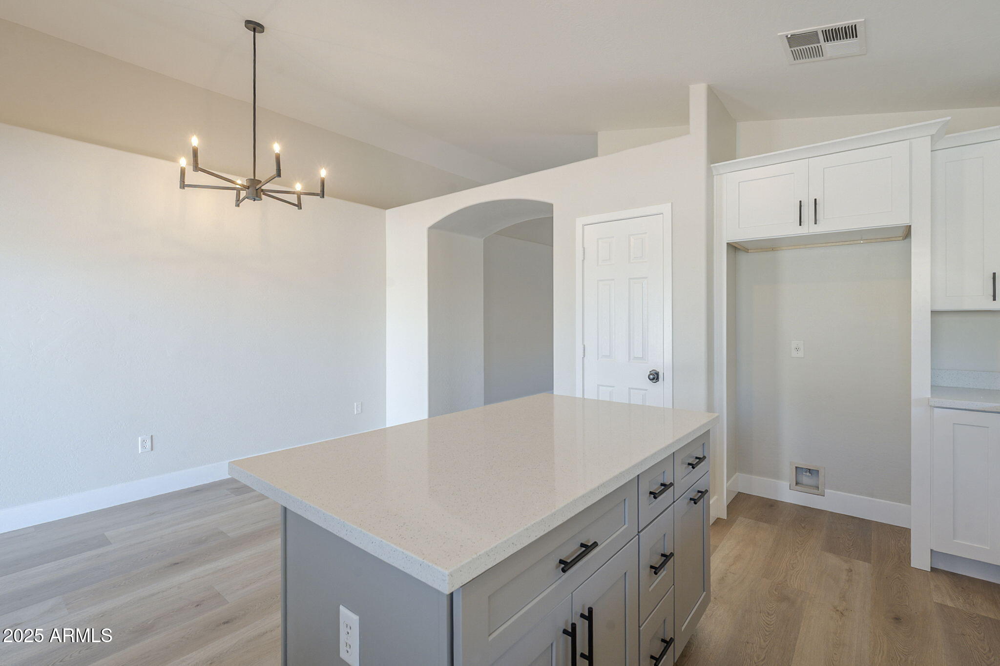 2518 West Carson Road Phoenix, AZ 85041 - Photo 16 of 35 16-web-or-mls-Carson-16