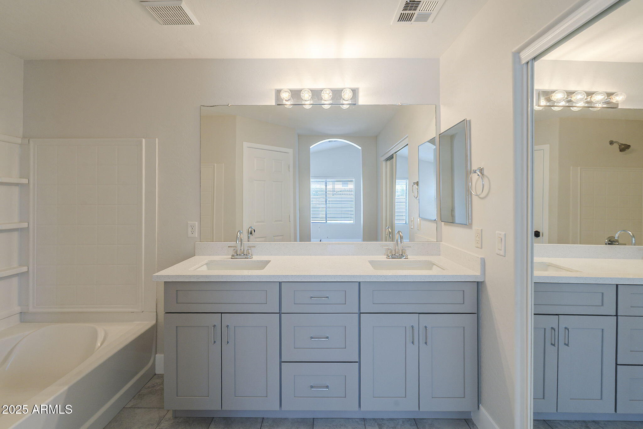 2518 West Carson Road Phoenix, AZ 85041 - Photo 21 of 35 21-web-or-mls-Carson-21