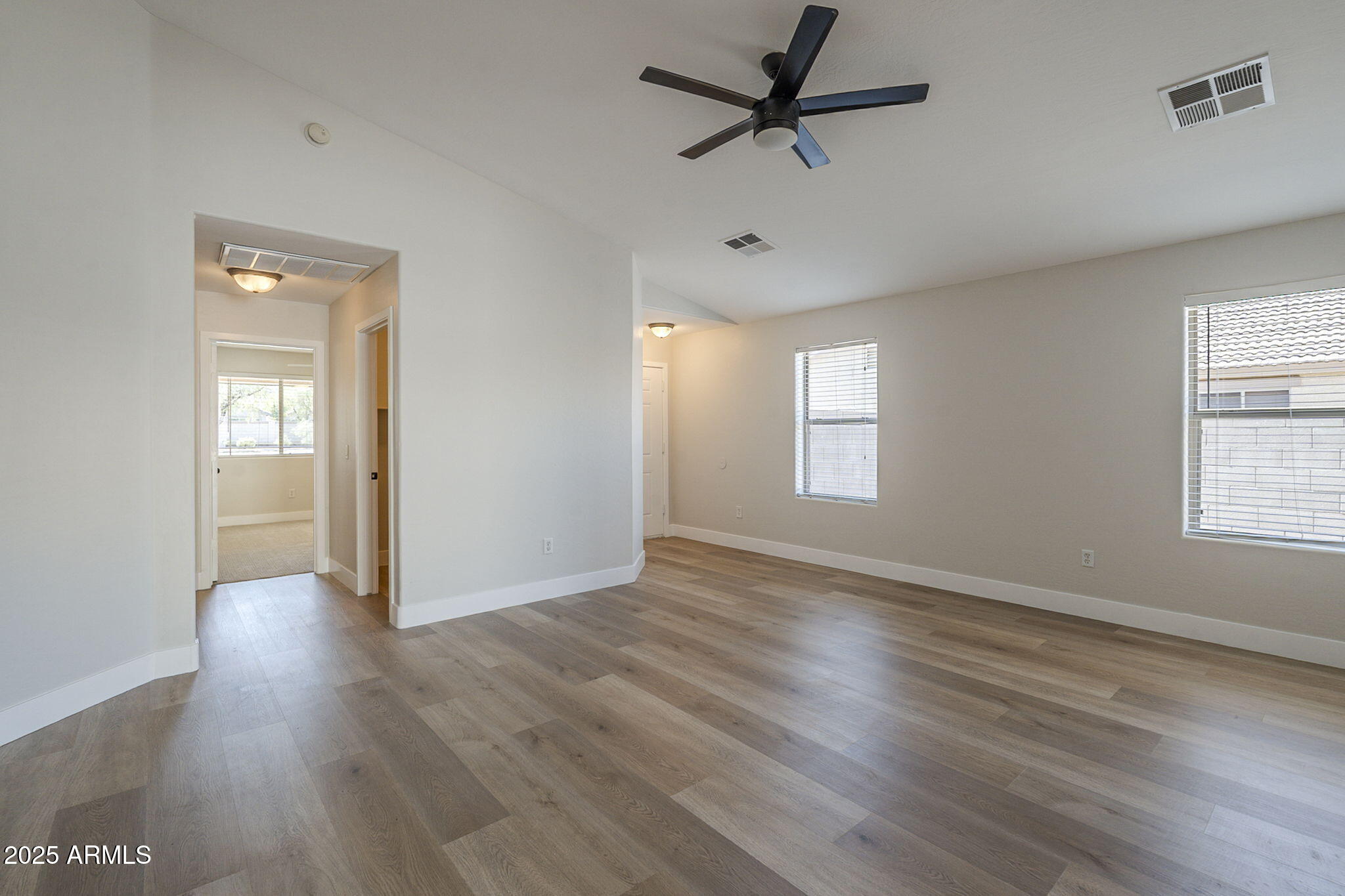 2518 West Carson Road Phoenix, AZ 85041 - Photo 6 of 35 5-web-or-mls-Carson-5