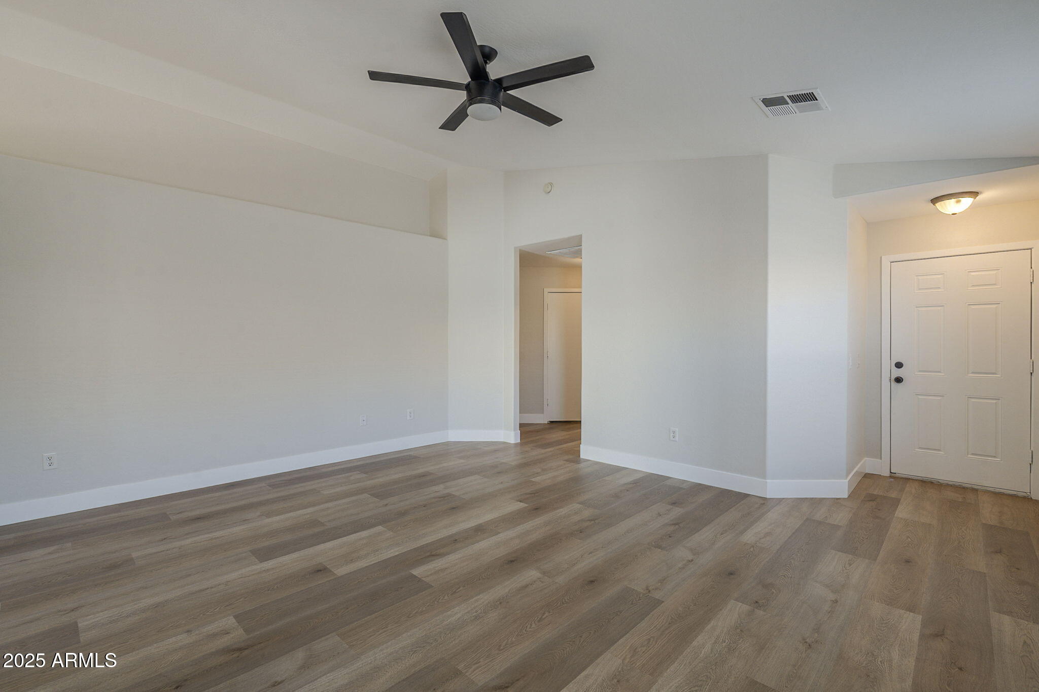 2518 West Carson Road Phoenix, AZ 85041 - Photo 7 of 35 7-web-or-mls-Carson-7