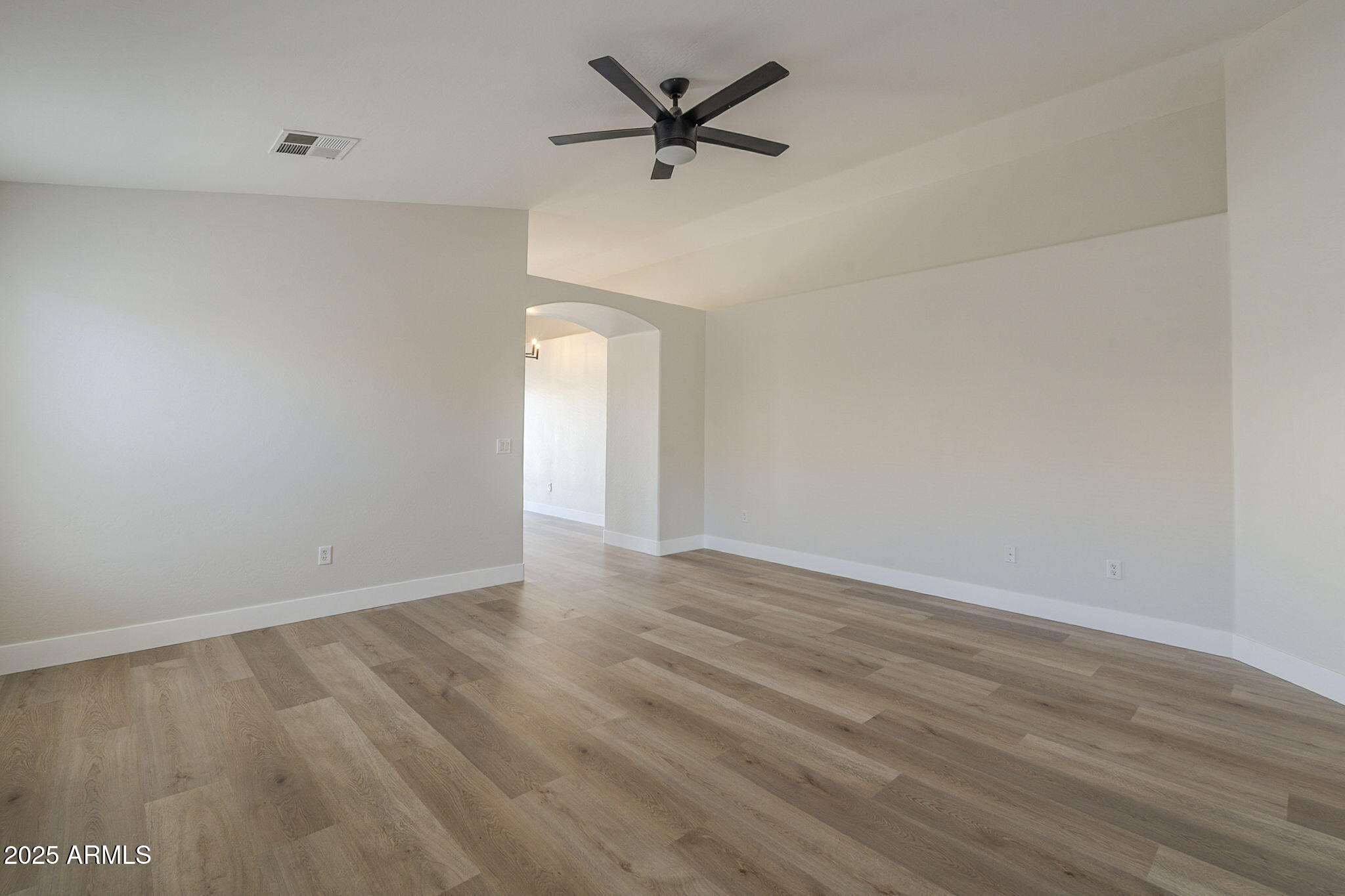 2518 West Carson Road Phoenix, AZ 85041 - Photo 8 of 35 8-web-or-mls-Carson-8