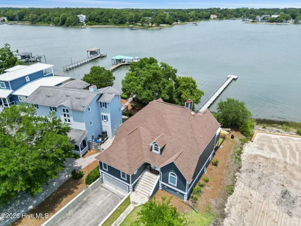 $869,000 | 915 Chadwick Shores Drive, Sneads Ferry, NC 28460