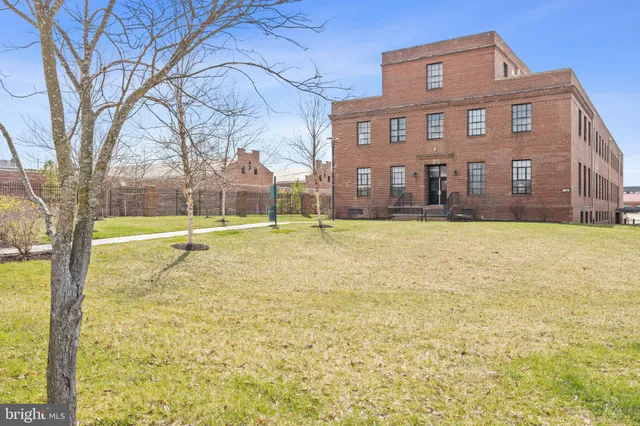 $485,000 | 8970 Fascination Court, Unit 412, Lorton, VA 22079