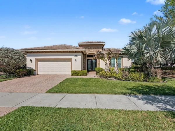 $900,000 | 21833 Southwest Tivolo Way, Port St. Lucie, FL 34986