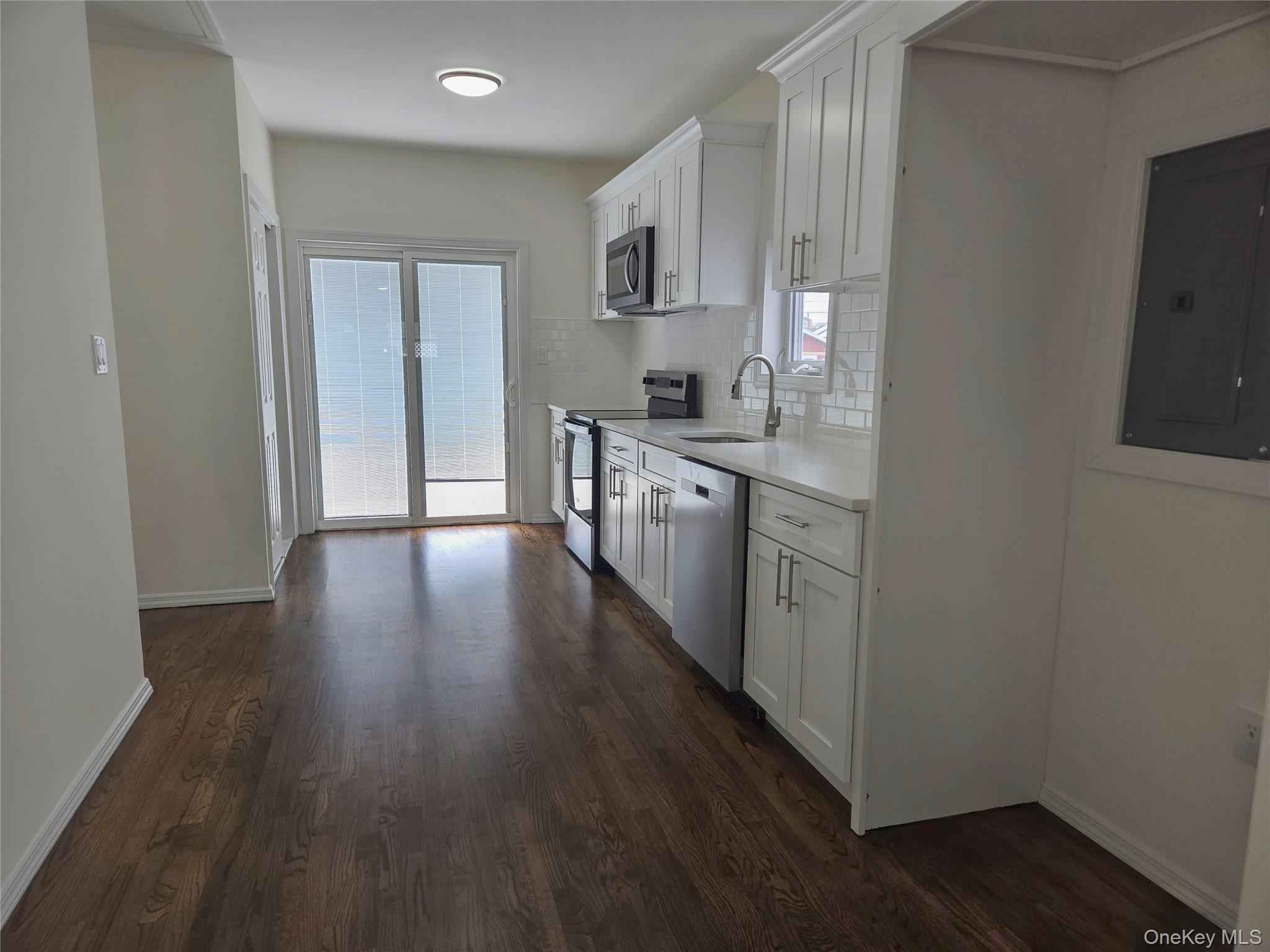 20 West 10th Road Queens, NY 11693 - Photo 15 of 22