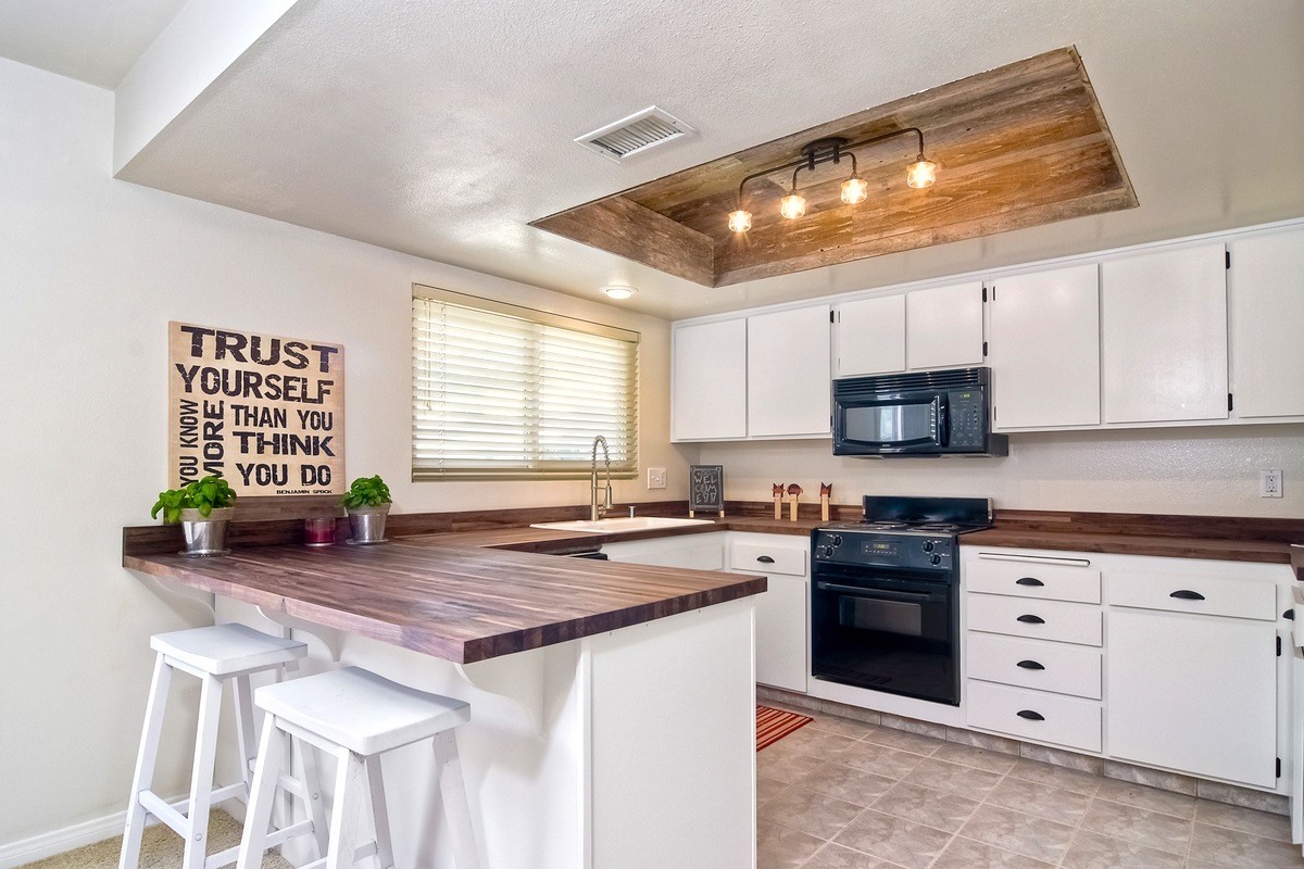 3805 Cinnamon Way Oceanside, CA 92057 - Photo 1 of 25