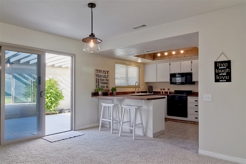 3805 Cinnamon Way Oceanside, CA 92057 - Photo 3 of 25