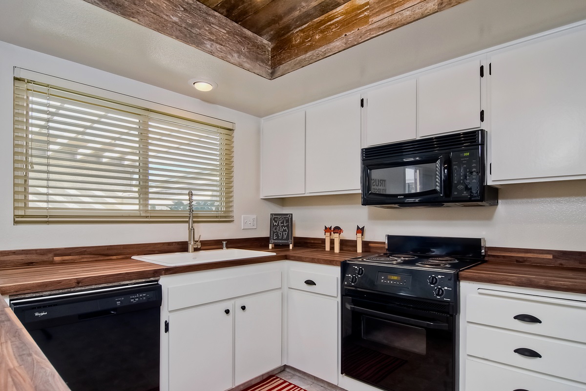 3805 Cinnamon Way Oceanside, CA 92057 - Photo 4 of 25
