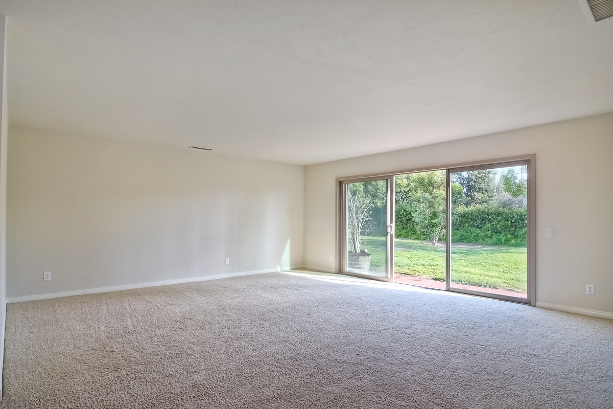 3805 Cinnamon Way Oceanside, CA 92057 - Photo 10 of 25