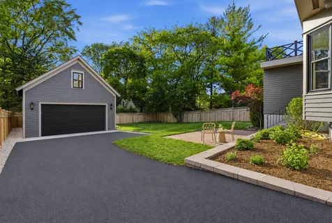 $829,000 | 208 Dundee Avenue, Barrington, IL 60010
