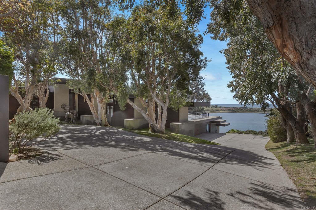 2054 Sheridan Road Encinitas, CA 92024 - Photo 6 of 58