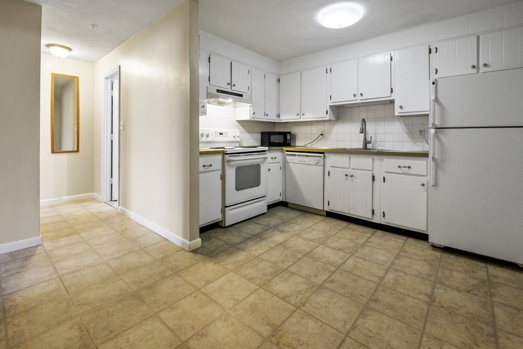 187 Great Road, Unit A10 Acton, MA 01720 - Photo 4 of 17
