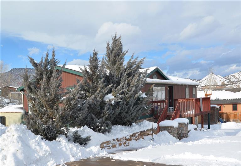 120 Beacon Road Gypsum, CO 81637 - Photo 1 of 9 Primary Photo