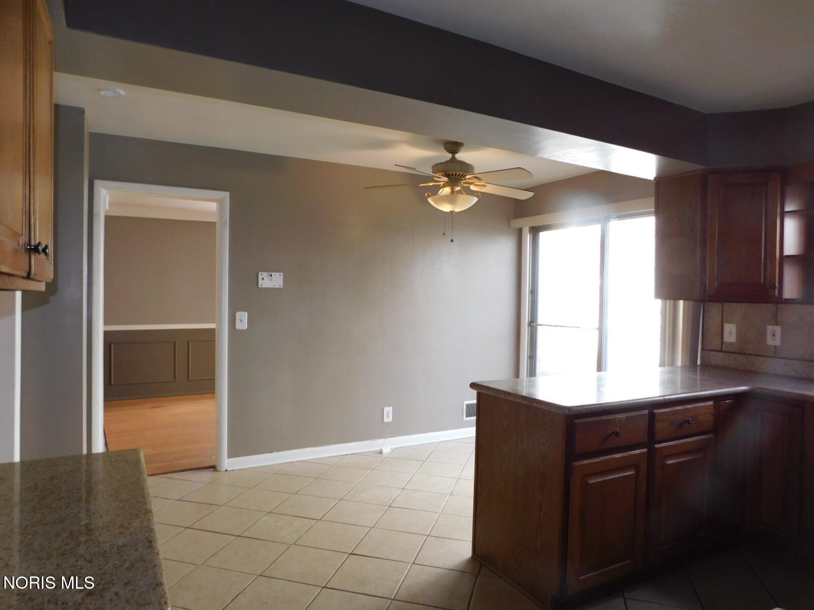 2702 Goddard Road Toledo, OH 43606 - Photo 8 of 23 DSCN2879