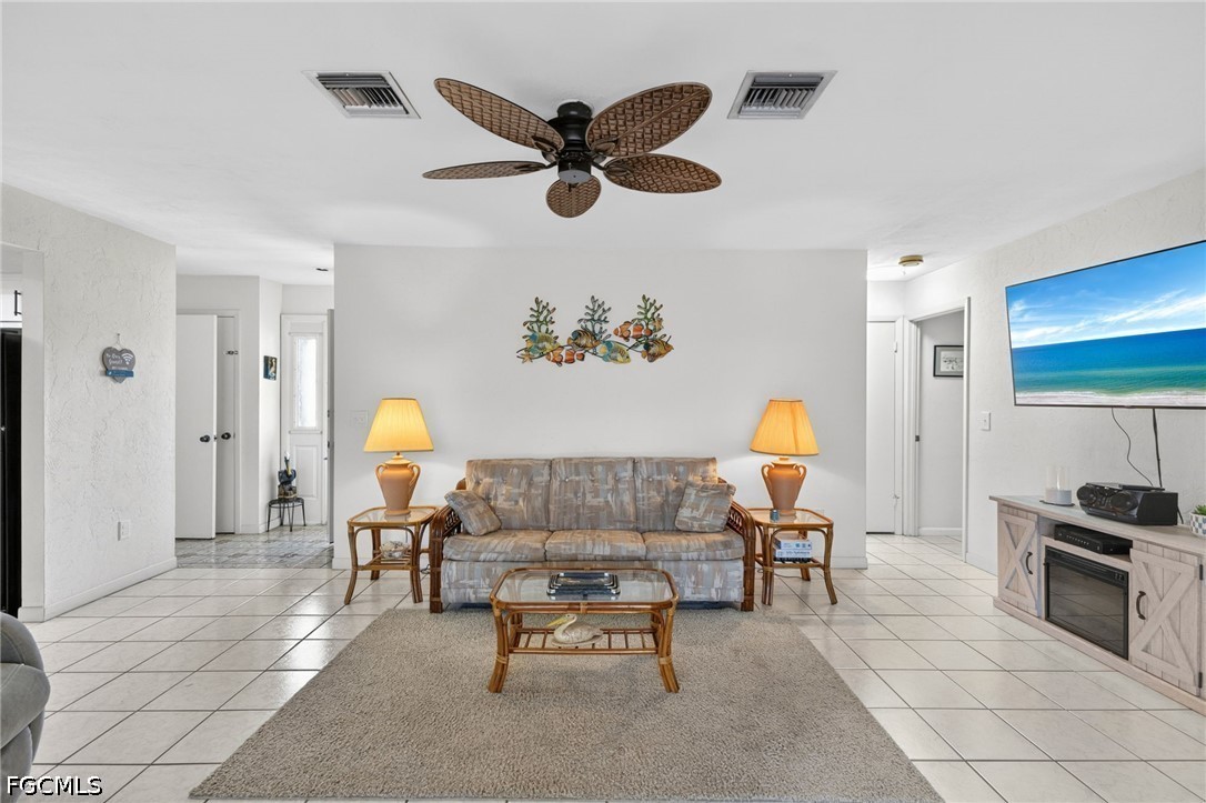2132 Southwest 14th Place Cape Coral, FL 33991 - Photo 12 of 35