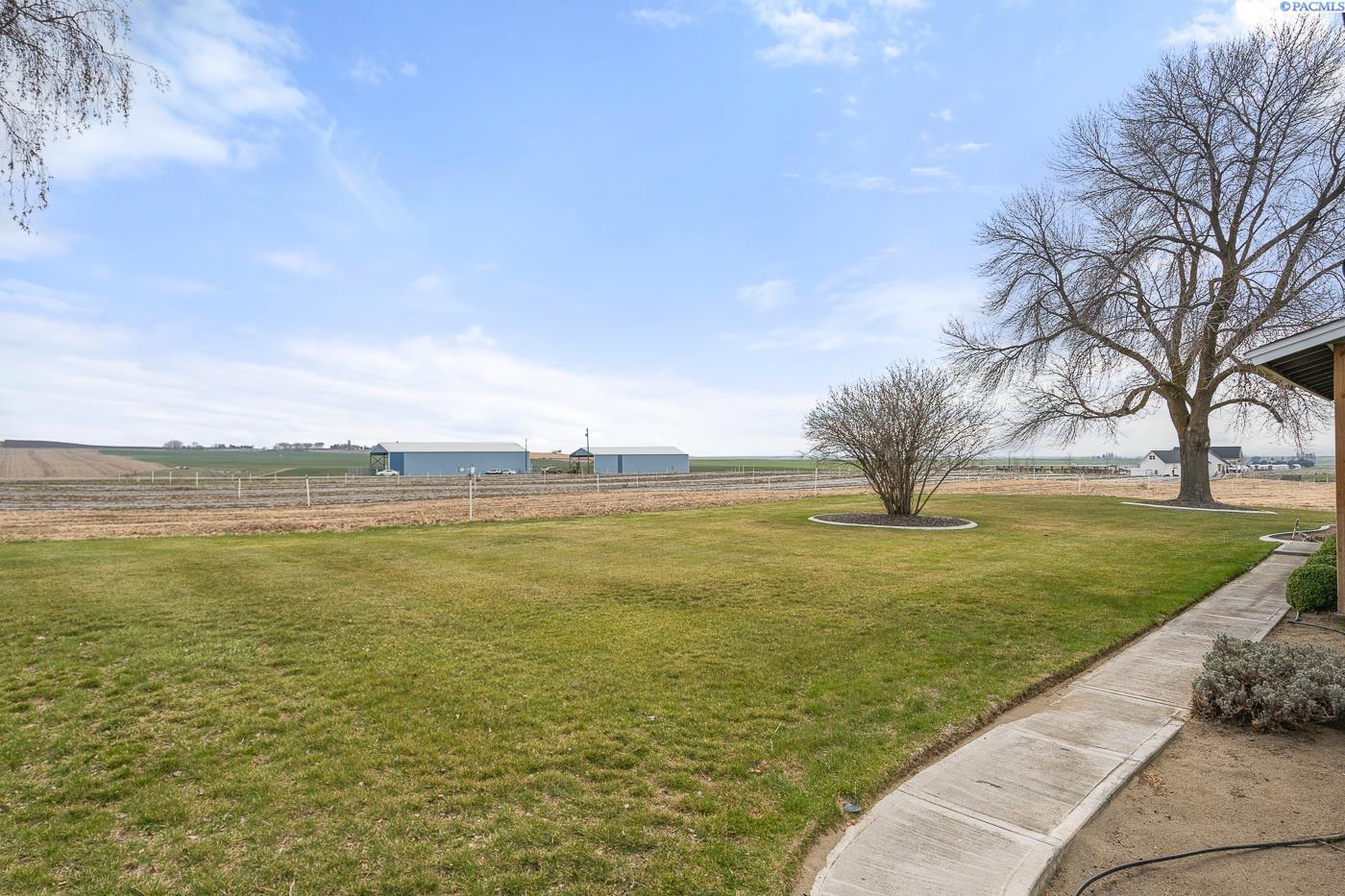 10581 North Glade Road Pasco, WA 99301 - Photo 4 of 30 Gallery Image 4