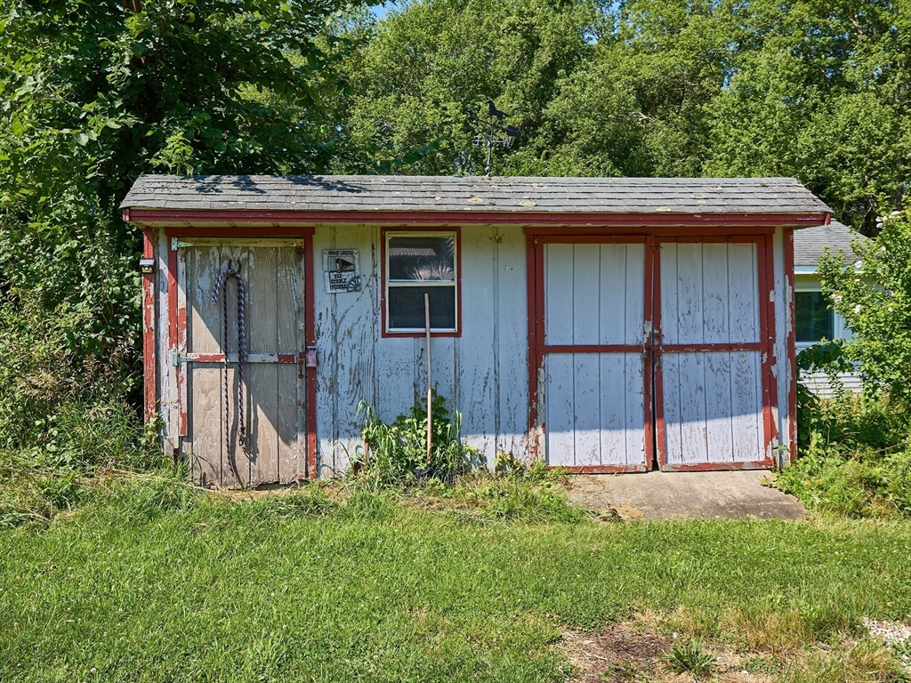 554 Sharps Road Swansea, MA 02777 - Photo 28 of 34