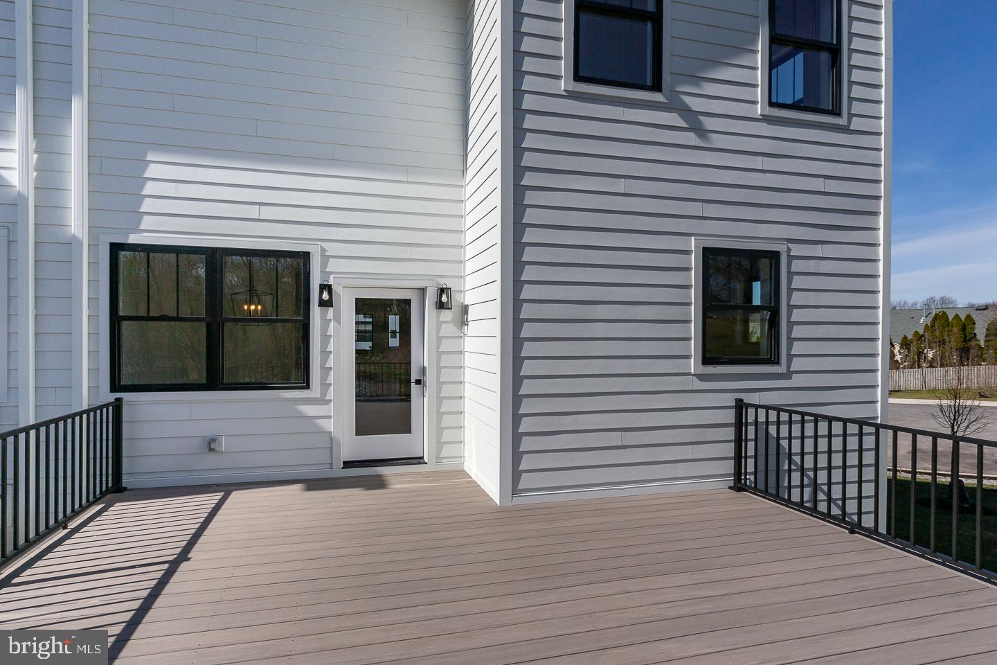 981 Henry Avenue Wayne, PA 19087 - Photo 28 of 32 Charming entryway with modern flair.