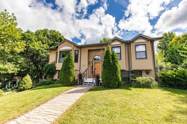 $295,000 | 100 Jentz Drive, Potosi, WI 53820