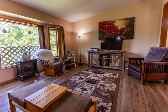 $295,000 | 100 Jentz Drive, Potosi, WI 53820