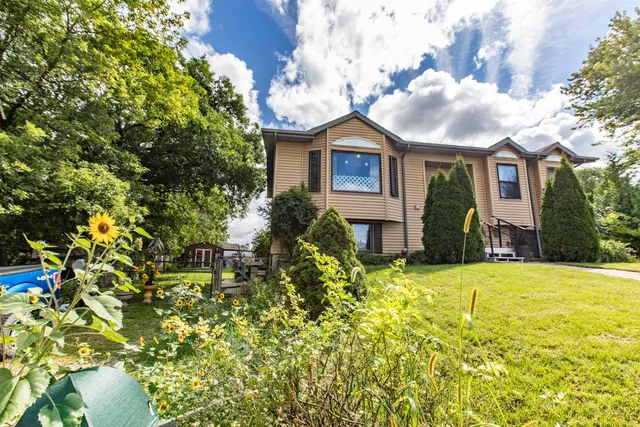 $295,000 | 100 Jentz Drive, Potosi, WI 53820