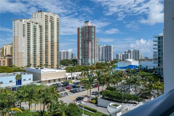 $1,880,000 | 3250 Northeast 188th Street, Unit 606, Aventura, FL 33180