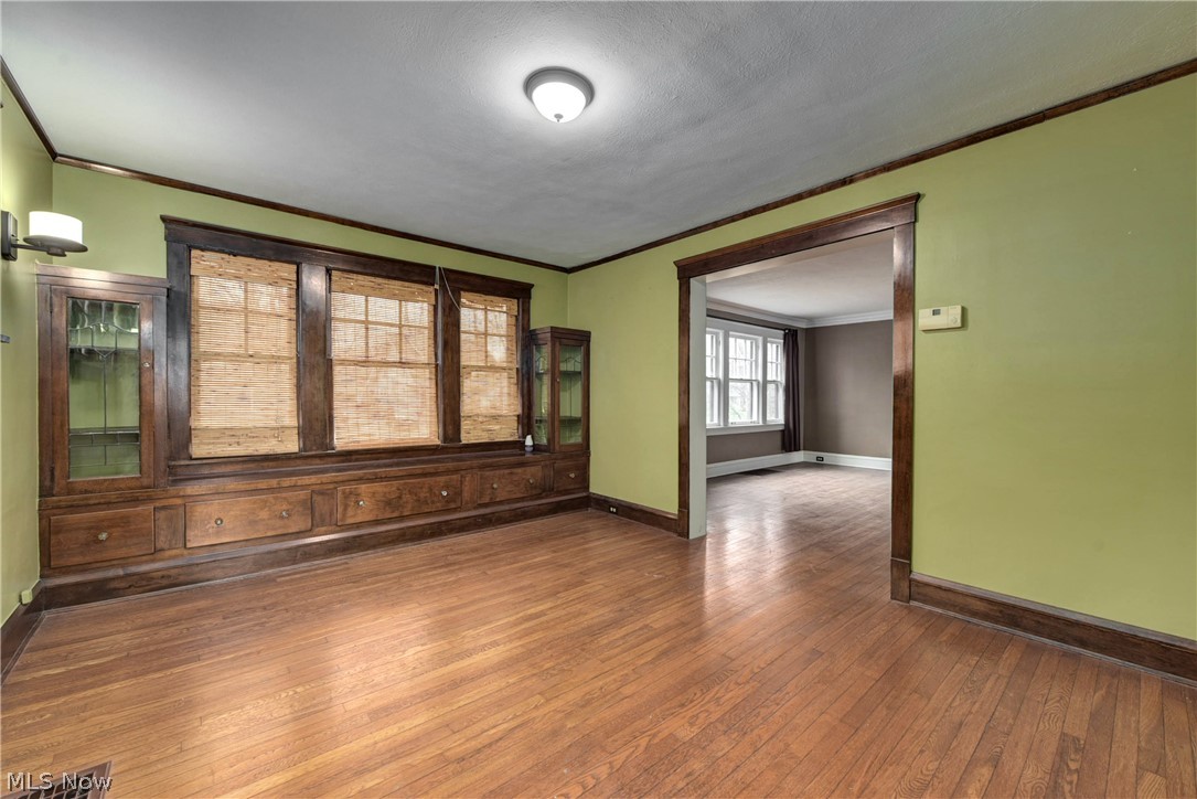 2959 Coleridge Road Cleveland, OH 44118 - Photo 9 of 35