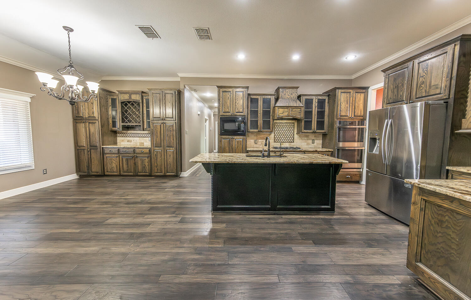 11302 Juneau Avenue Lubbock, TX 79424 - Photo 6 of 49 2L9A5512