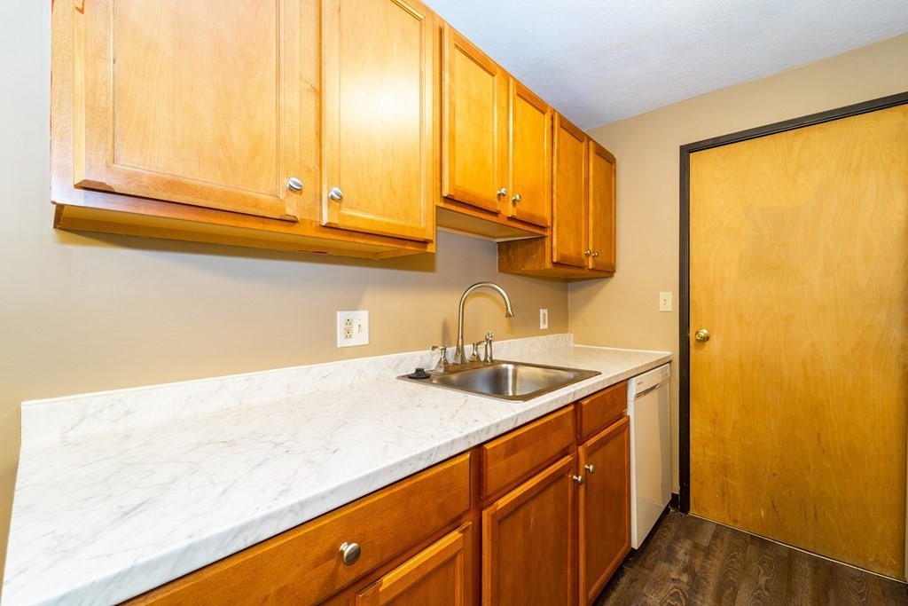 47 Juniper Road, Unit B1 North Attleboro, MA 02760 - Photo 4 of 26