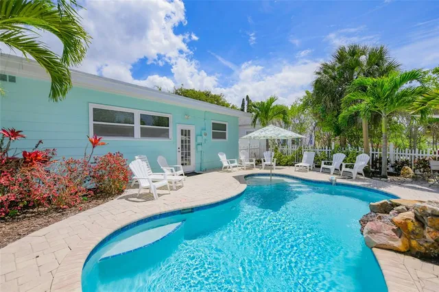 $1,895,000 | 410 Garfield Drive, Sarasota, FL 34236