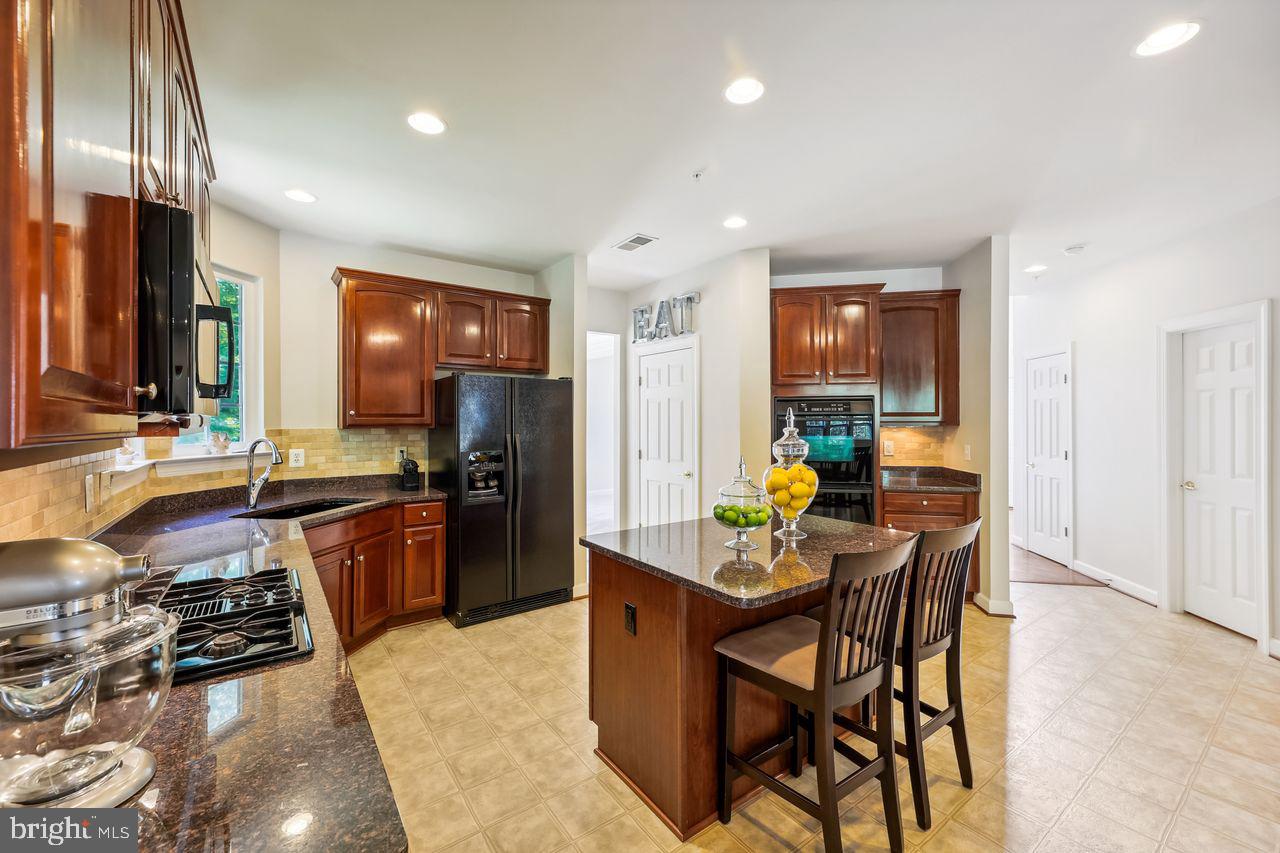 9920 Chessington Way Bowie, MD 20721 - Photo 15 of 63 Kitchen