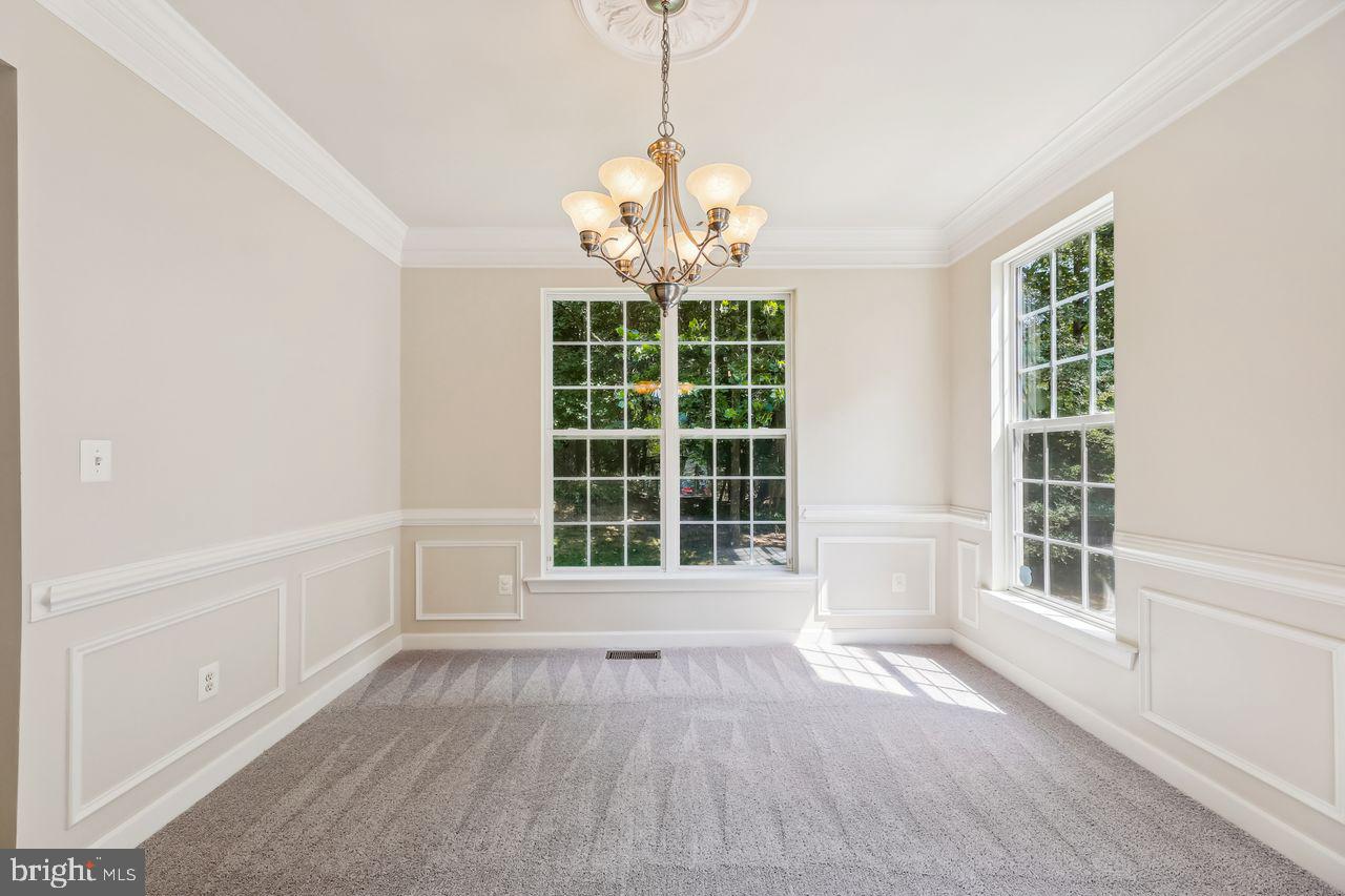 9920 Chessington Way Bowie, MD 20721 - Photo 19 of 63 Formal Dinning