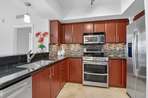 $665,000 | 403 South Sapodilla Avenue, Unit 511, West Palm Beach, FL 33401