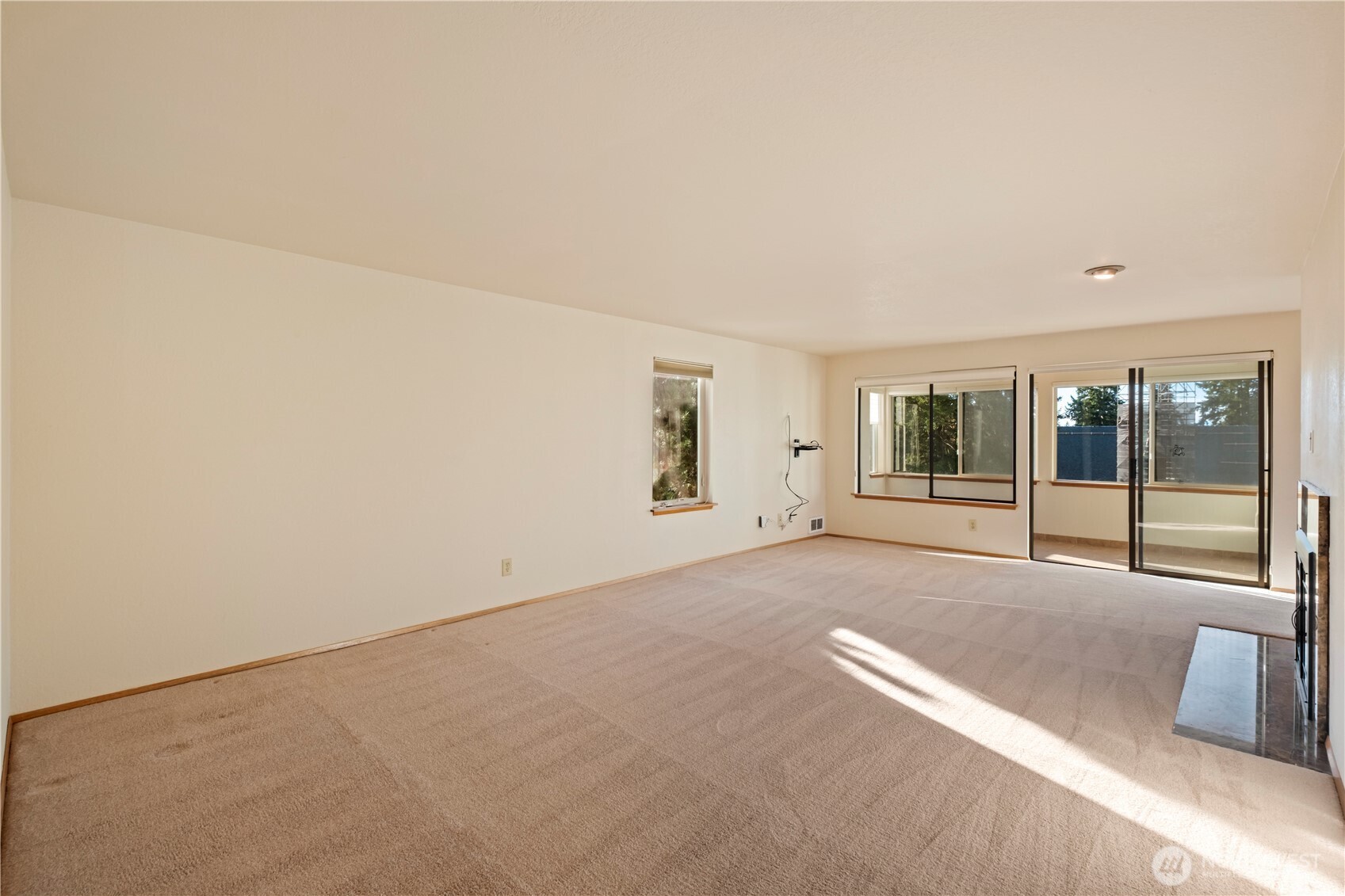 132 North 132nd Street, Unit 402 Seattle, WA 98133 - Photo 12 of 39