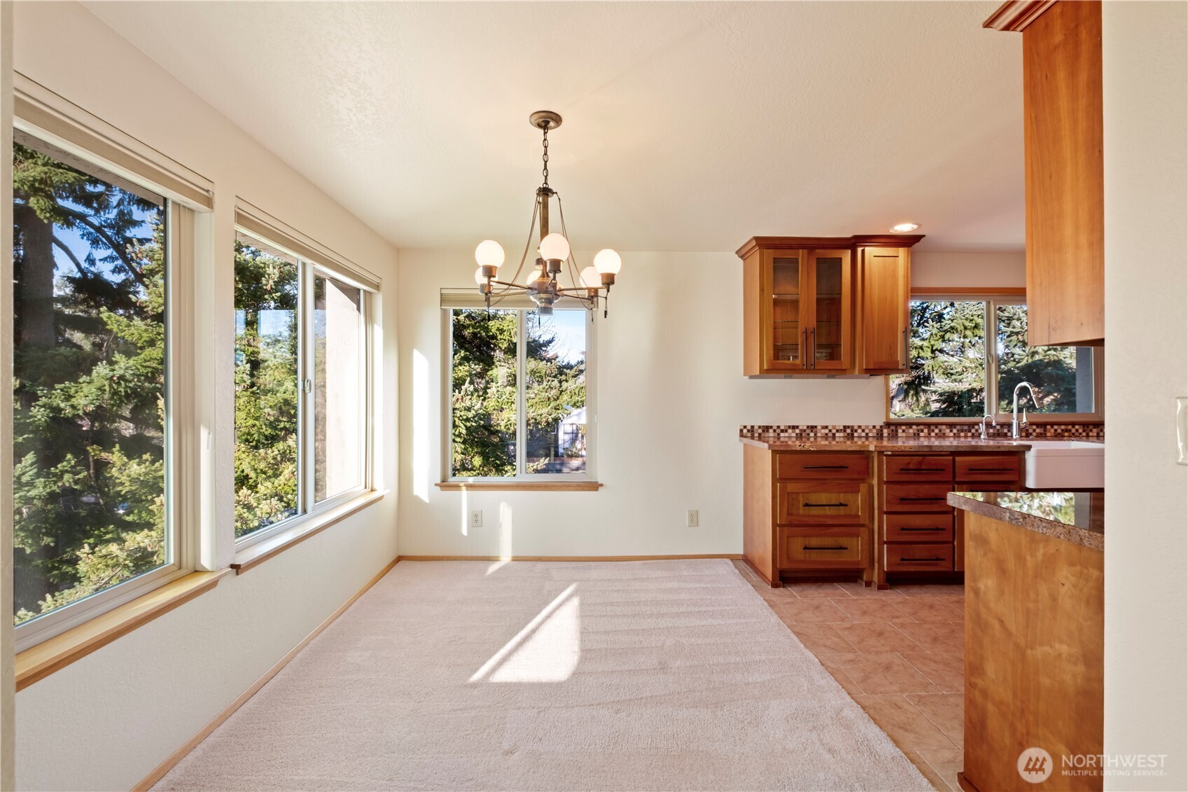 132 North 132nd Street, Unit 402 Seattle, WA 98133 - Photo 18 of 39