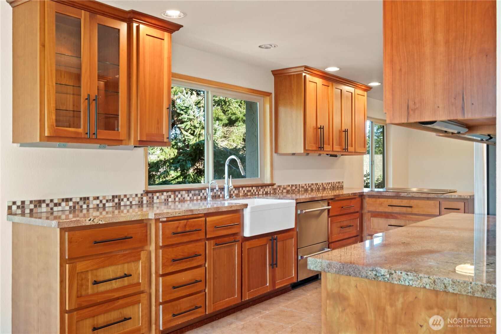 132 North 132nd Street, Unit 402 Seattle, WA 98133 - Photo 22 of 39