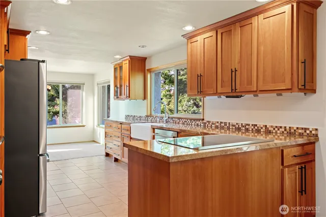 $725,000 | 132 North 132nd Street, Unit 402, Seattle, WA 98133