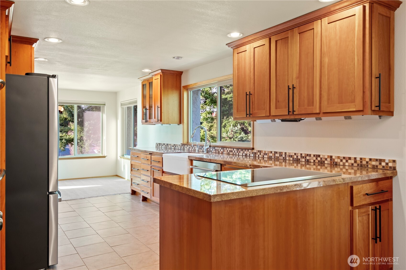 132 North 132nd Street, Unit 402 Seattle, WA 98133 - Photo 27 of 39